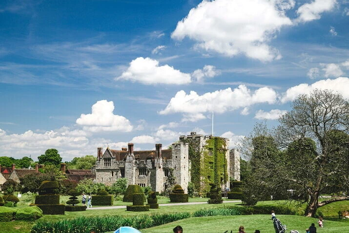 VIP chauffeured Minibus UK tours