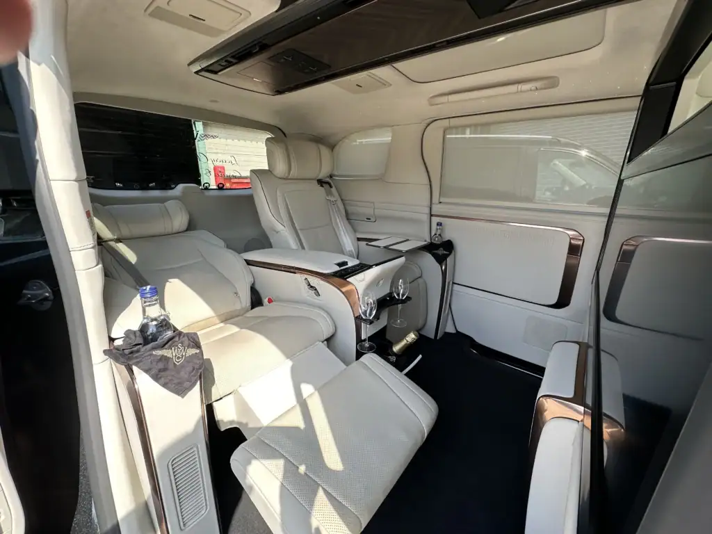 VIP chauffeur service lexus LM