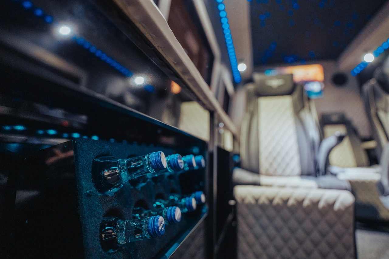 Chilled bottle holder