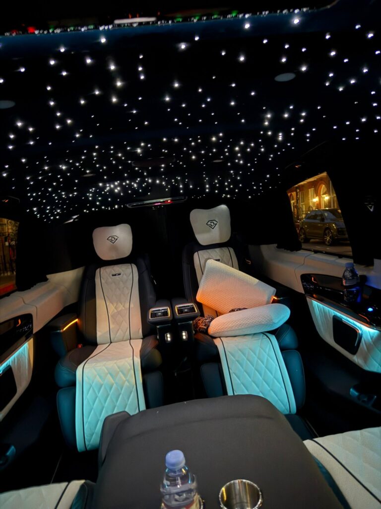Driven landjet seating